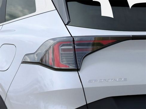 New 2026 Kia Sportage LX image 11