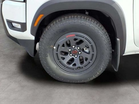 New 2026 Nissan Frontier Pro-X w/ Pro-X Convenience Package RWD image 9