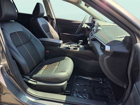 Used 2022 Nissan Altima 2.5 SR AWD/4WD image 19