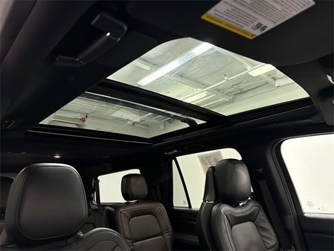 Used 2023 Lincoln Navigator L Reserve image 15