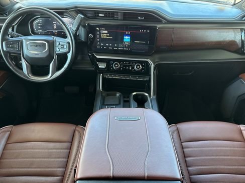 Used 2024 GMC Sierra 3500 Denali Ultimate image 17