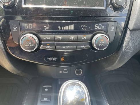 Used 2019 Nissan Rogue SL FWD image 30