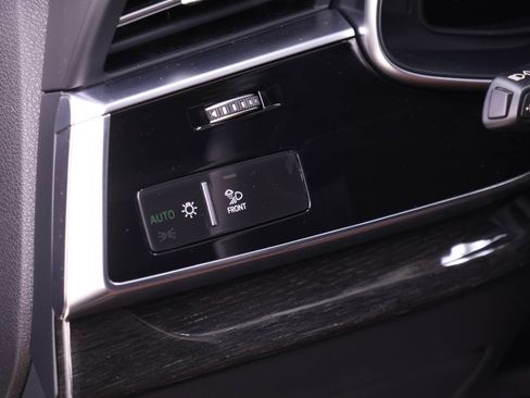 Certified 2023 Audi Q8 Prestige w/ Prestige Package image 21