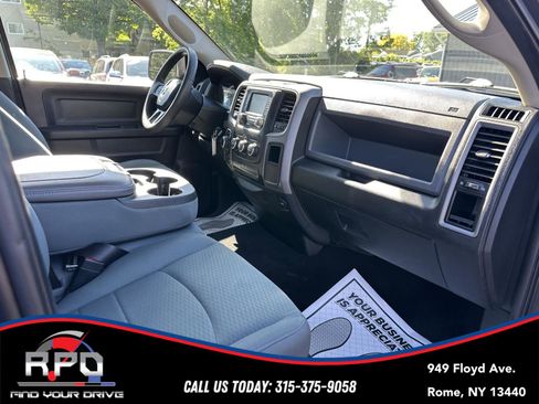 Used 2018 RAM 1500 Express AWD/4WD image 29