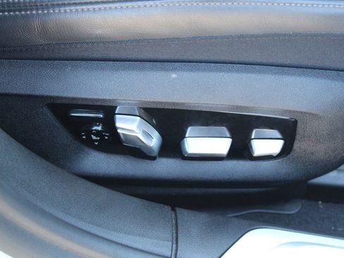 Used 2018 BMW 750i image 31