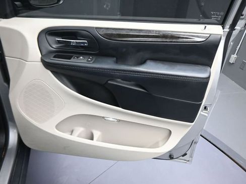 Used 2015 Dodge Grand Caravan American Value Package w/ UConnect Hands-Free Group image 35