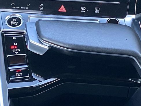 Used 2023 Audi e-tron Chronos w/ Chronos Package image 11