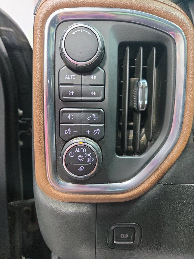Used 2019 Chevrolet Silverado 1500 High Country w/ Technology Package AWD/4WD image 42