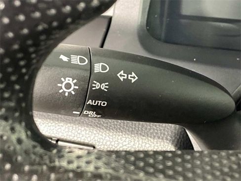 Used 2025 Toyota Tacoma SR image 16