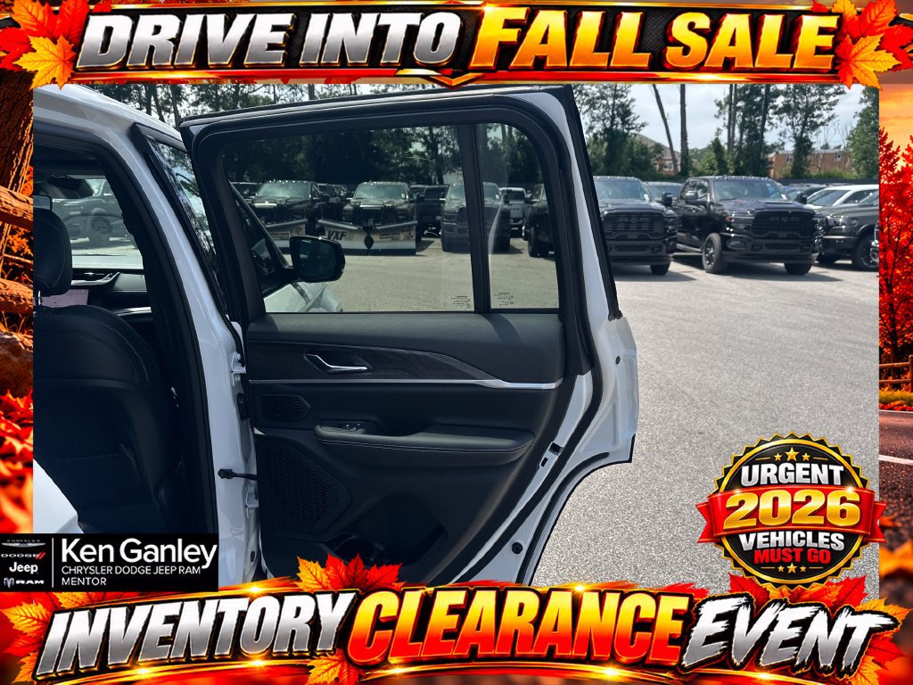 New 2026 Jeep Grand Cherokee Limited w/ Limited Altitude Package AWD/4WD image 23