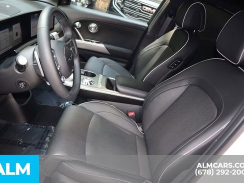 Used 2025 Genesis GV60 Advanced image 12