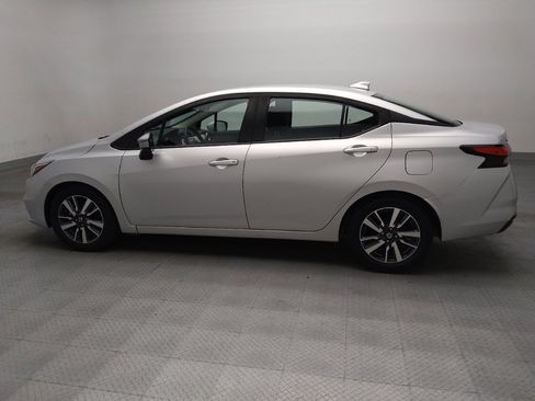 Used 2021 Nissan Versa SV FWD image 3