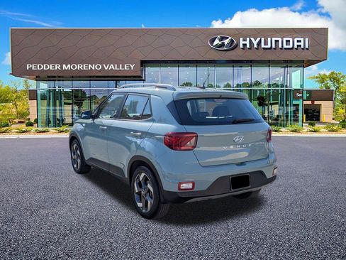 Certified 2025 Hyundai Venue Limited FWD image 5
