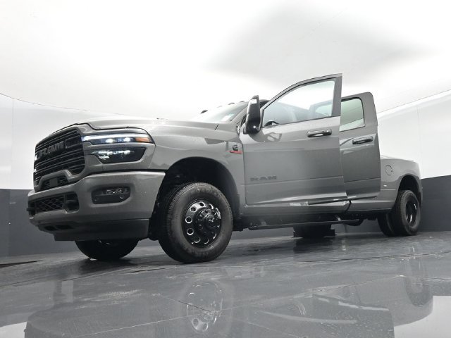 New 2026 RAM 3500 Laramie AWD/4WD image 73