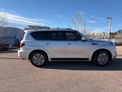 Used 2022 Nissan Armada SL AWD/4WD image 3