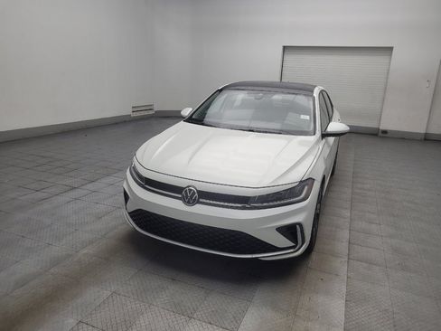 Used 2025 Volkswagen Jetta SE w/ Sunroof Package FWD image 15
