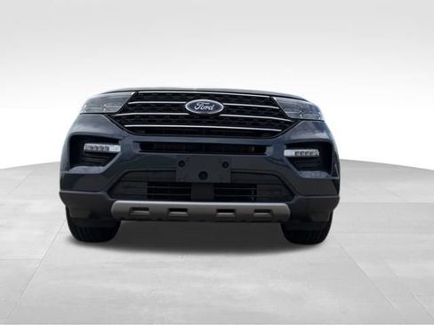 Used 2023 Ford Explorer XLT w/ Equipment Group 202A AWD/4WD image 4