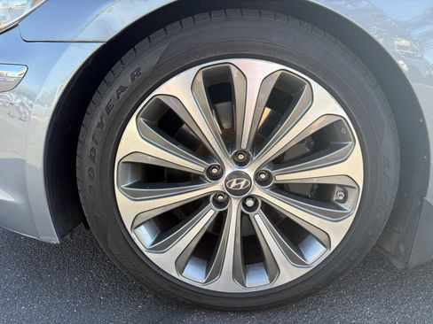 Used 2014 Hyundai Genesis 5.0 R-Spec image 10