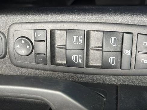 Used 2024 RAM 2500 Tradesman w/ Chrome Appearance Group AWD/4WD image 12