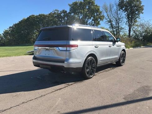 Used 2023 Lincoln Navigator Reserve AWD/4WD image 5
