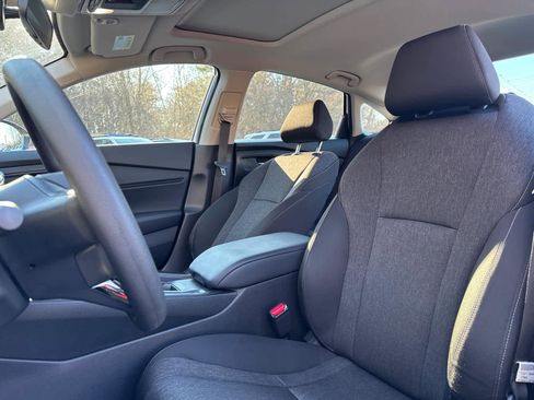 Used 2025 Honda Accord SE image 14