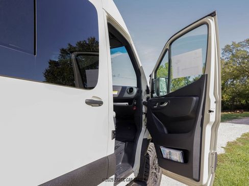 Used 2025 Mercedes-Benz Sprinter 2500 image 60