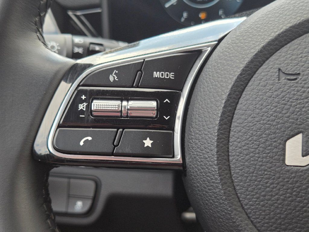 Certified 2025 Kia Seltos X-Line AWD/4WD image 22