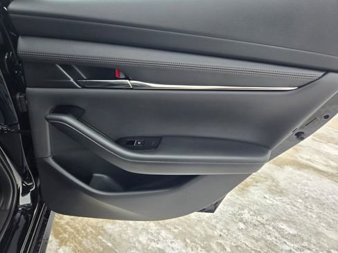 New 2026 MAZDA MAZDA3 Hatchback w/Premium Plus Pkg image 9