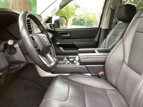 Used 2024 Toyota Tundra Limited AWD/4WD image 3
