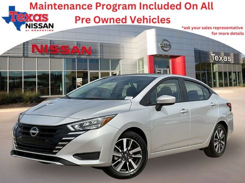 Used 2025 Nissan Versa SV image 1