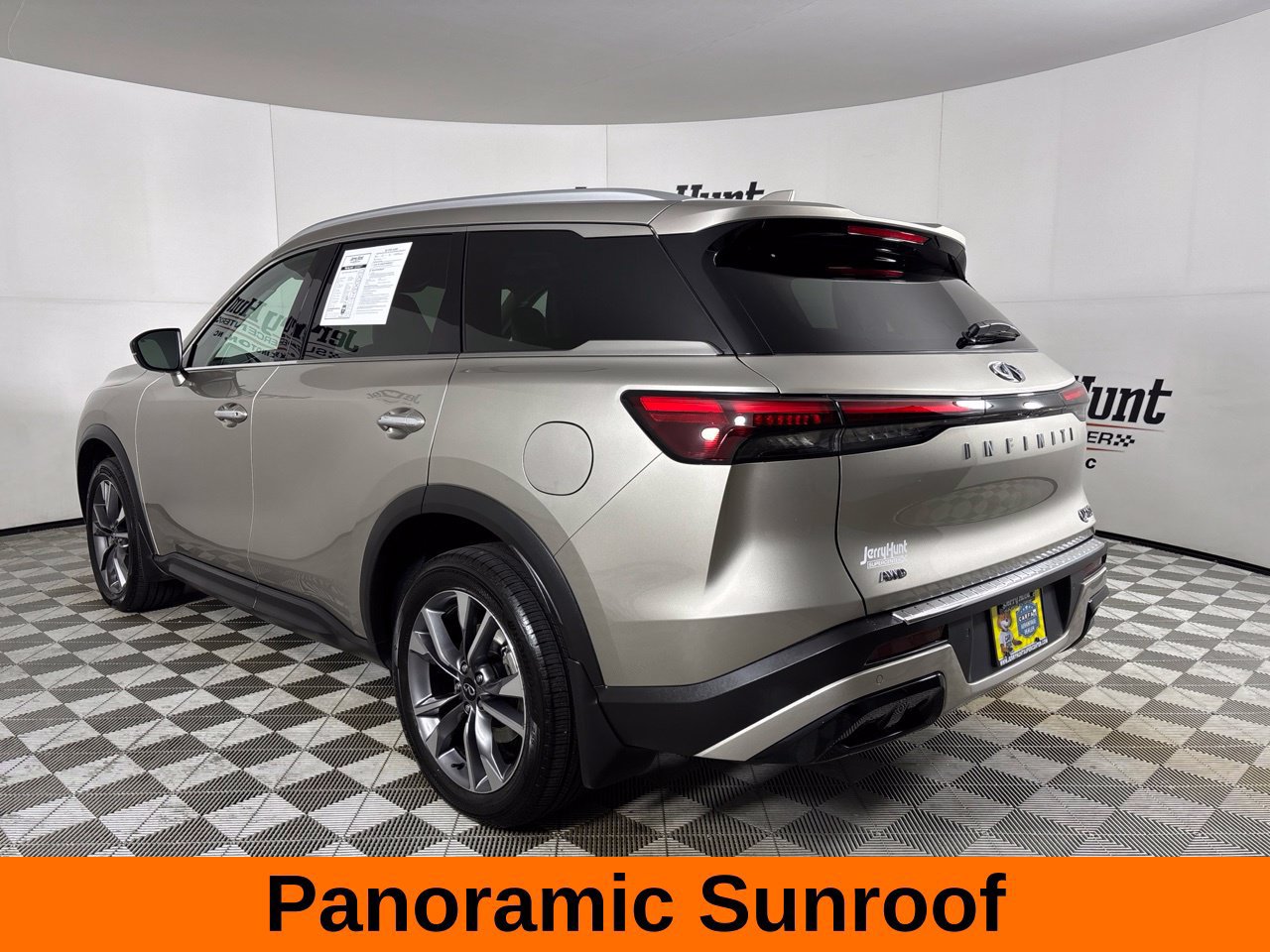 Used 2023 INFINITI QX60 Luxe w/ Cargo Package AWD/4WD image 9