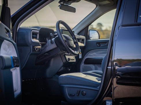 New 2025 Ford Maverick XLT w/ XLT Luxury Package image 14