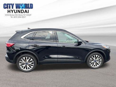 Used 2022 Ford Escape Titanium image 6