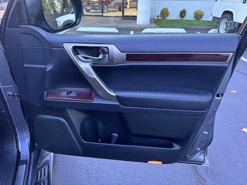 Used 2017 Lexus GX 460 Luxury image 20