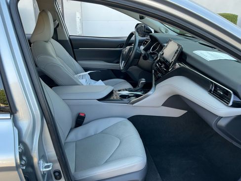 Certified 2021 Toyota Camry XLE w/ Navigation Upgrade Package FWD image 19