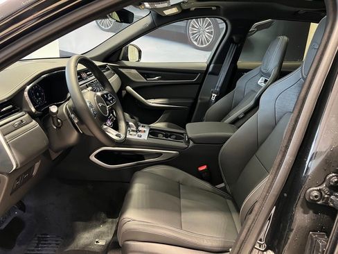 New 2025 Jaguar F-PACE R-Dynamic S image 10