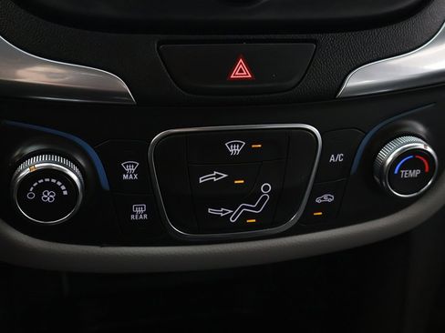 Used 2021 Chevrolet Equinox LS w/ LS Convenience Package image 43