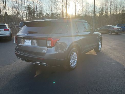 New 2026 Ford Explorer Active w/ Active Comfort Package image 5