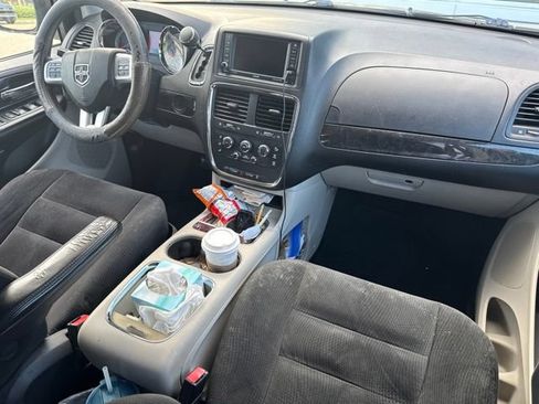 Used 2015 Dodge Grand Caravan SXT w/ UConnect Hands-Free Group FWD image 8