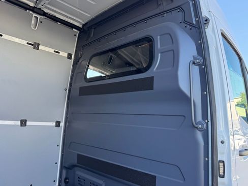 New 2025 Mercedes-Benz Sprinter 2500 image 18