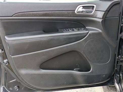 Certified 2018 Jeep Grand Cherokee Laredo image 12