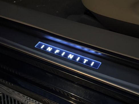 Used 2016 INFINITI Q70 L 3.7 image 10