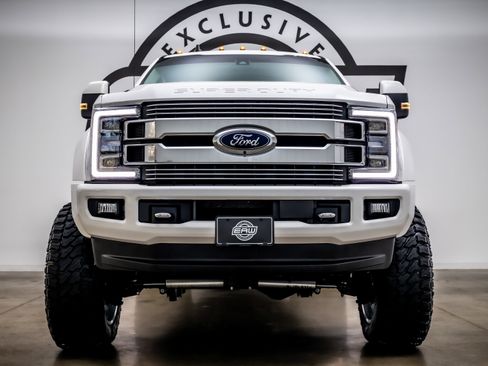 Used 2019 Ford F450 Limited image 3