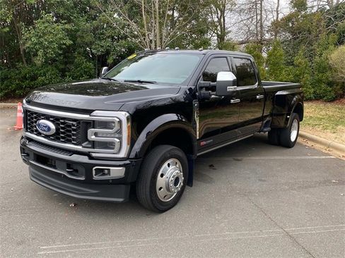 Used 2025 Ford F450 Platinum w/ Platinum Plus Package image 3