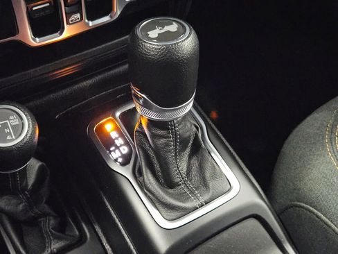 Used 2024 Jeep Wrangler Unlimited Sahara image 18