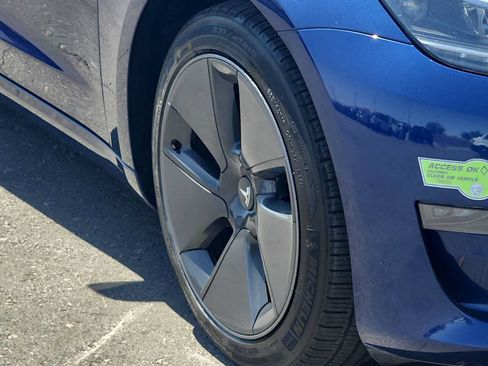Used 2023 Tesla Model 3 Standard Range RWD image 12
