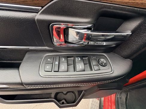 Used 2015 RAM 1500 Laramie w/ Convenience Group image 28