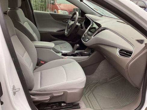 Used 2018 Chevrolet Malibu LT FWD image 7