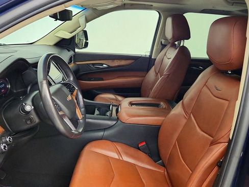 Used 2019 Cadillac Escalade Premium Luxury AWD/4WD image 21