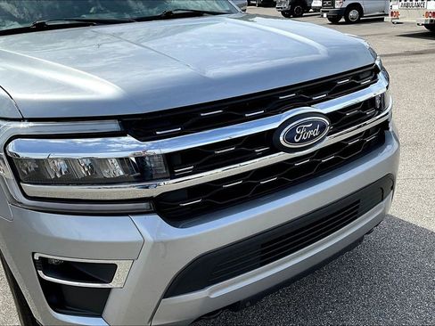 Used 2022 Ford Expedition Limited AWD/4WD image 35